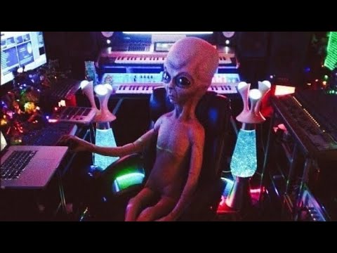 Yo.Soy.Rey X Lobo - Un Marciano En Cuarentena