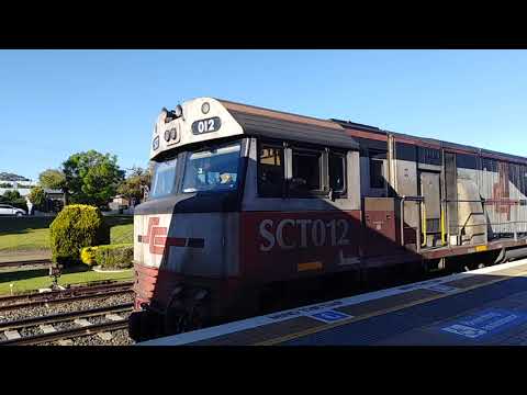 SCT012, CSR001 on Brisbane bound SCT freight train leaving Wagga Wagga (19/10/21)