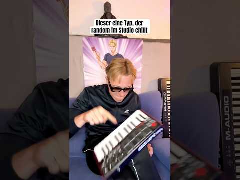 Dieser eine Typ, der random im Studio chillt 🥸 #deutschrap #studio #rnb