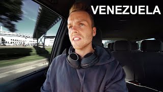 ESCAPING FROM VENEZUELA TO COLOMBIA.