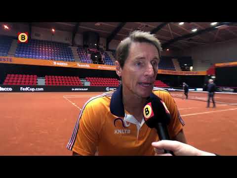 80 ton gravel in De Maaspoort in Den Bosch voor Fed Cup duel Nederland-Canada