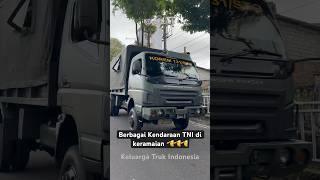 Download lagu Various Military Trucks in the Crowd  - Berbagai Kendaraan Truk Tentara di keramaian 🫡🫡🫡 mp3