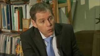 UK pushes for tougher smoking ban