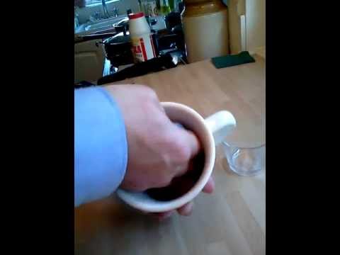 BIOSATIVA cleaning a tea cup