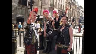 PUNK ROCK LOVE - (LIVE)  THE CASUALTIES