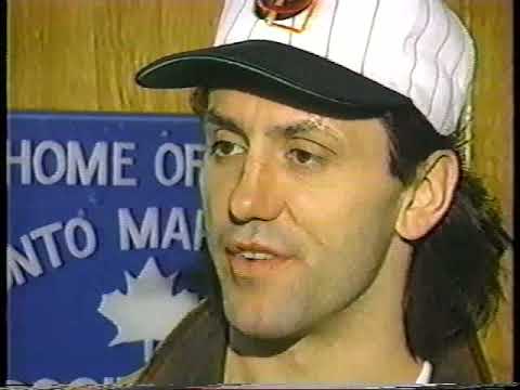1992: Leafs Clean Out Lockers (April 16/1992)
