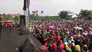 Download lagu Lagi Lagi Cinta  luar biasa penontonya sampai penuh gitu Asep Rhomansyah karya cipt Rhoma Irama mp3