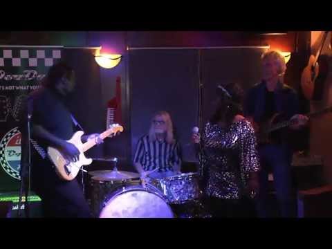 Diedra The Blues Diva - Cafe "DenS", Spijkenisse 9 nov2014 - "Cheap Sunglasses"