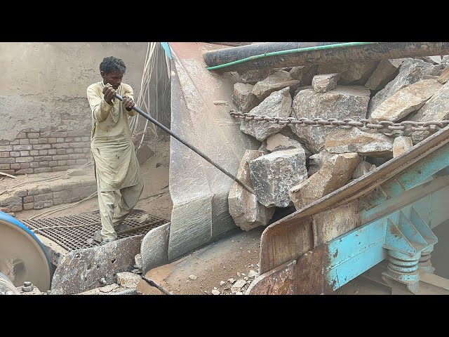 "Big Rock Crusher Machine: A Giant in Action"Big Rock Crushing: A Powerful Process"#stonecrusher