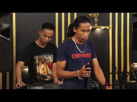 Sikit lagi nak sama penyanyi asal..Layu Di Hujung Mekar - Rio cover by Ehsan