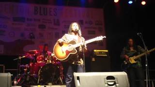 Ruthie Foster plays &quot;If I Had A Hammer&quot; at The Bradenton Blues Festival