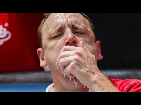 Joey Chestnut Devours 33 Boneless Wings In 90 Seconds