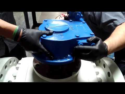 Installing a gearbox on a trunnion ball valve