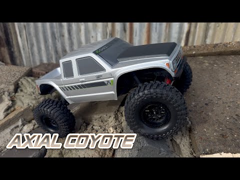 Axial SCX10 Coyote - Unboxing & First Run [German]