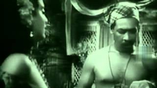 La balandra Isabel llegó esta tarde (1950) [Subs: Español, English]