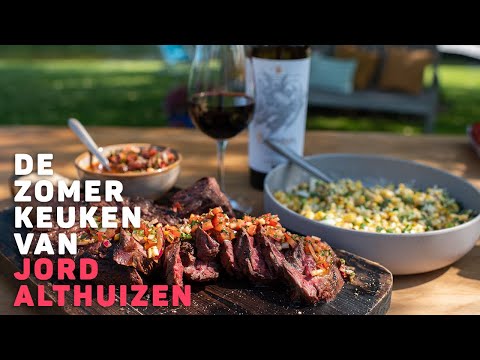Gegrilde longhaas steak met rode chimichurri en maïssalade | De Zomerkeuken van Jord Althuizen