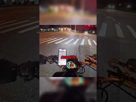 Motorradfahrer verfolgt seinen Freund 😱 Videocredits: @Thatyellow_r6 ig