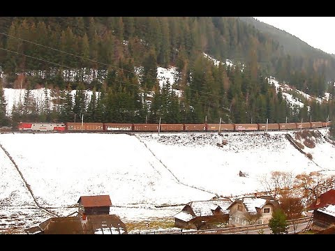 CFR Marfa train descending Mestecanis 28 mm/m slope [December, 2017]