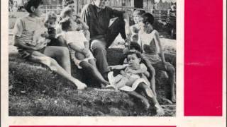 José Afonso - &quot;Coro dos Caídos&quot; do disco &quot;Cantares de José Afonso&quot; (1ª edição, EP 1964)