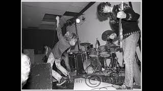 Arguably the first grunge concert. (1984) [SOUNDBOARD]