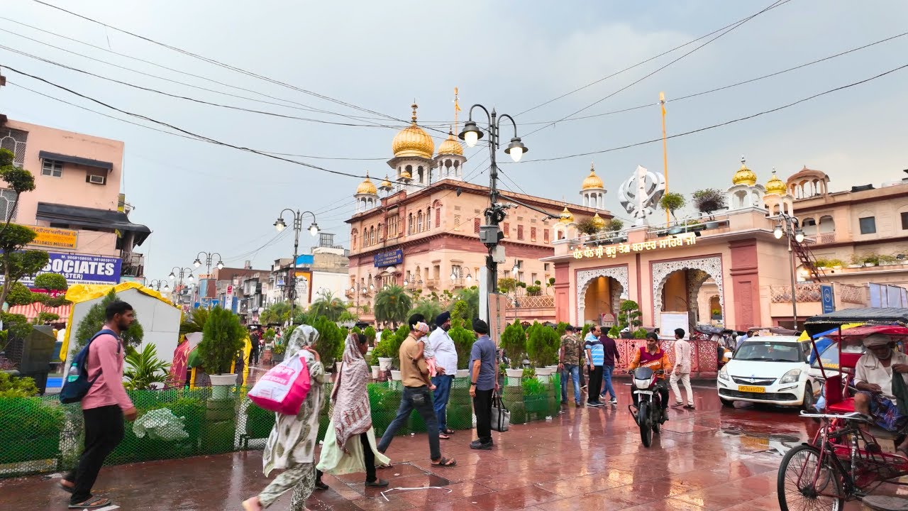 Immersive street-level walking tour through India (Market 22), India, showcasing authentic urban landscapes, local architecture, and the vibrant atmosphere of the city's neighborhoods