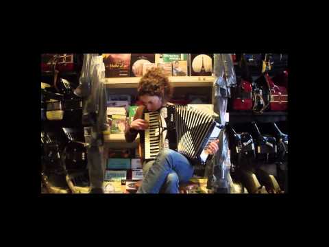 1052 - Black Titano Titan LM 48 $895