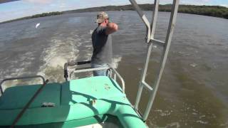 preview picture of video 'Bowfishing 2010 Part 2'