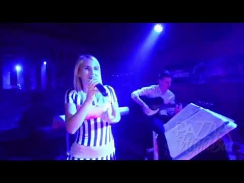Sara Reljić Live @ PaZZia / Bebi Dol - Hajde da uzmemo  neki dobar auto  (cover)