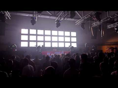 Mixery Castle 2010: Ferry Corsten playing The Airstatic - Worldwide (Anton Firtich Remix)