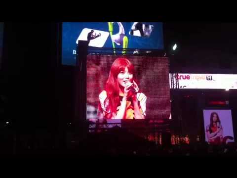 SNSD at Press Con Truemove H 4G