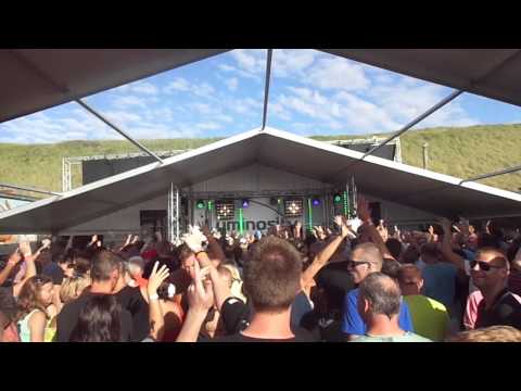 Alex Morph playing 1998 (Alex Morph Remix) @ Luminosity Beach Festival 18-8-2013