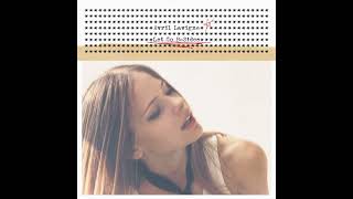 Avril Lavigne - Headset 