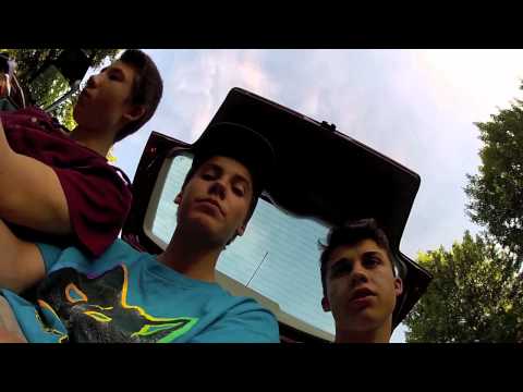 Linos sechzehnter Geburtstag kriegt wasserski-auf nacken