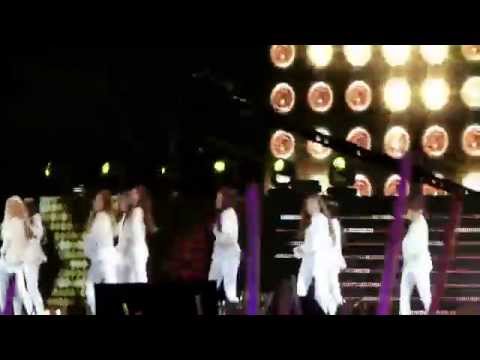 140322 Intro + Genie - Girls' Generation (SNSD) @ HEC Concert in Vietnam