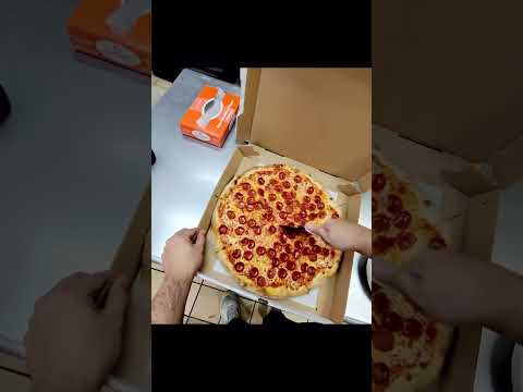 Large Hot Honey Pepperoni Pie thumbnail