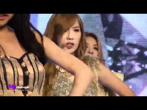 111103 SNSD Taeyeon - The Boys [fancam]