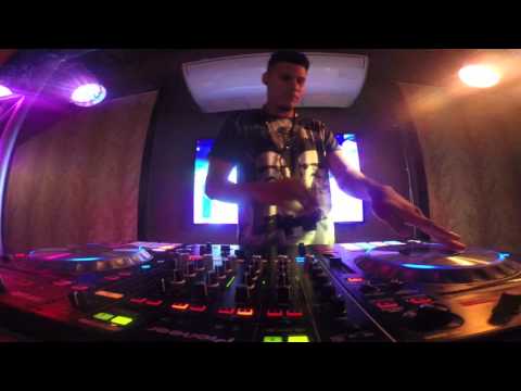 RayDizz Scratching Behind His Back