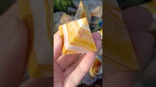 Aragonit pyramida