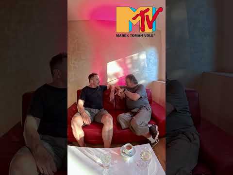 Standa Hložek přiznává pravdu o Holkách z naší školky i temných devadesátkách