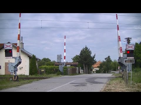 Spoorwegovergang Hurbanovo (SK) // Railroad crossing // Železničné priecestie