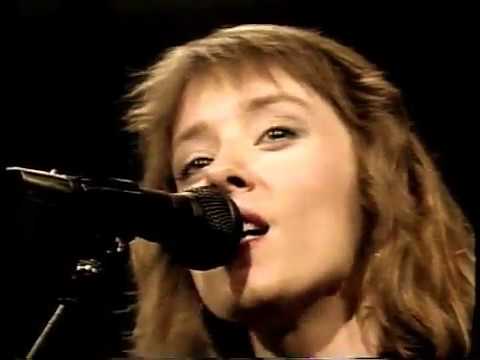 Suzanne Vega  -  Luka (Live on Letterman 1987)