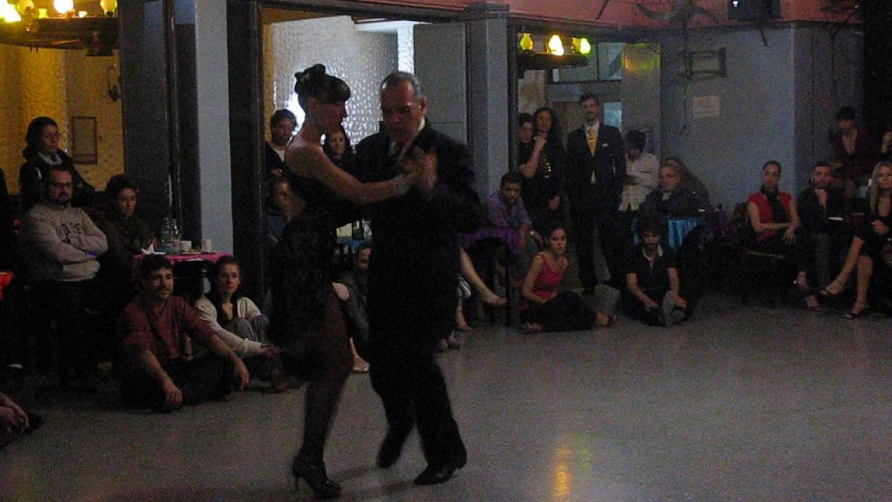 LORENA ERMOCIDA y PANCHO MARTINEZ PEY en Viva La Pepa Milonga (1/4)