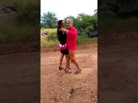 Josevi e Fátima dançando forró!