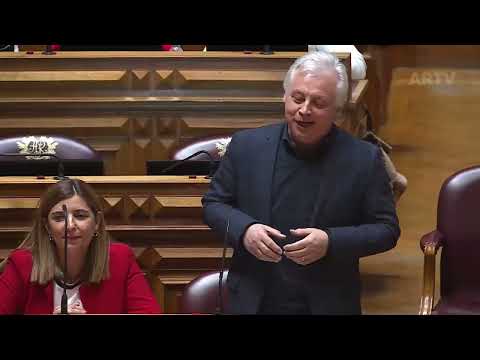 Rui Cruz questiona deputado do PS no Plenário