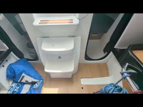 SF3300 Companionway steps, motor, bilge pump