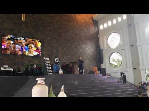 Bishop Andrii Tyshchenko preaching ISI Give thyself whollyb