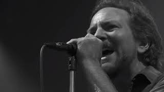 20180813 05 Arms Aloft Pearl Jam Live in Missoula