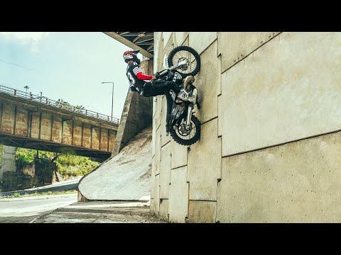 TRIAL CHAMPION ON ENDURO BIKE - Pol Tarres