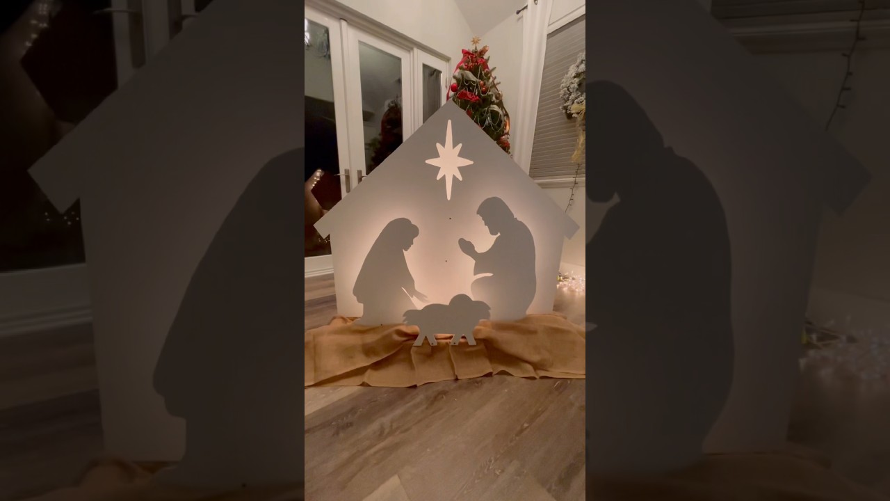 We finally have the other characters for the nativity scene! There’s even a LIFESIZE version of them