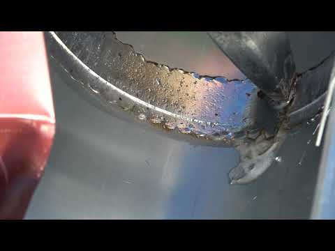 Gutter soldering in titanium zinc for a trapezoidal sheet roof